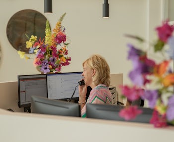 Receptionist